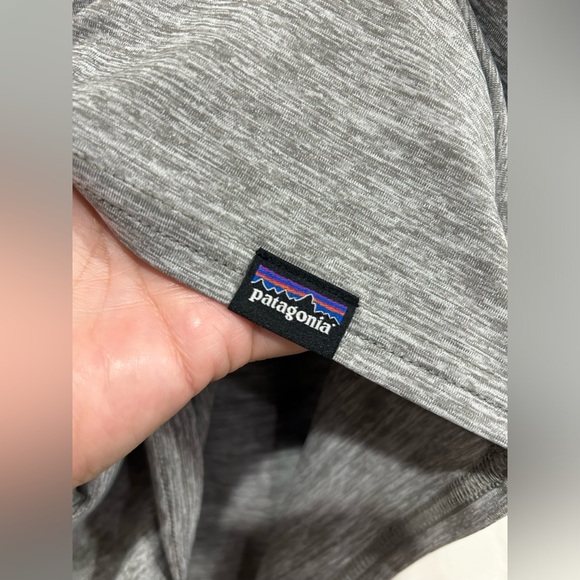 Patagonia Women's XL Capilene Cool Daily Graphic T-Shirt Grey NWT - Picture 9 of 12